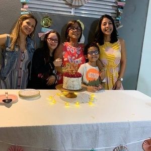 Meet your Posher, Carola